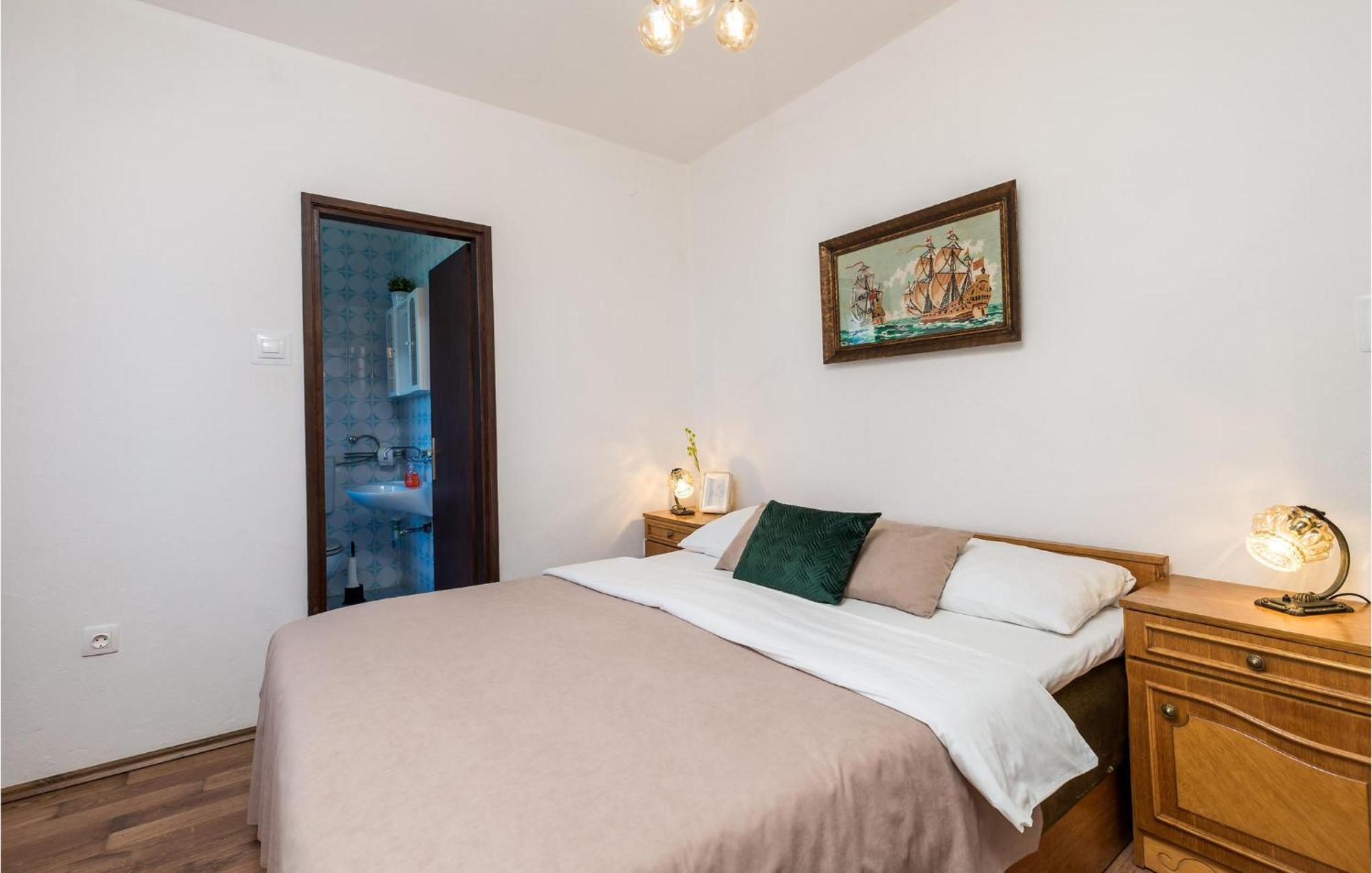 4 Bedroom Awesome Apartment In סווטי יוראי מראה חיצוני תמונה
