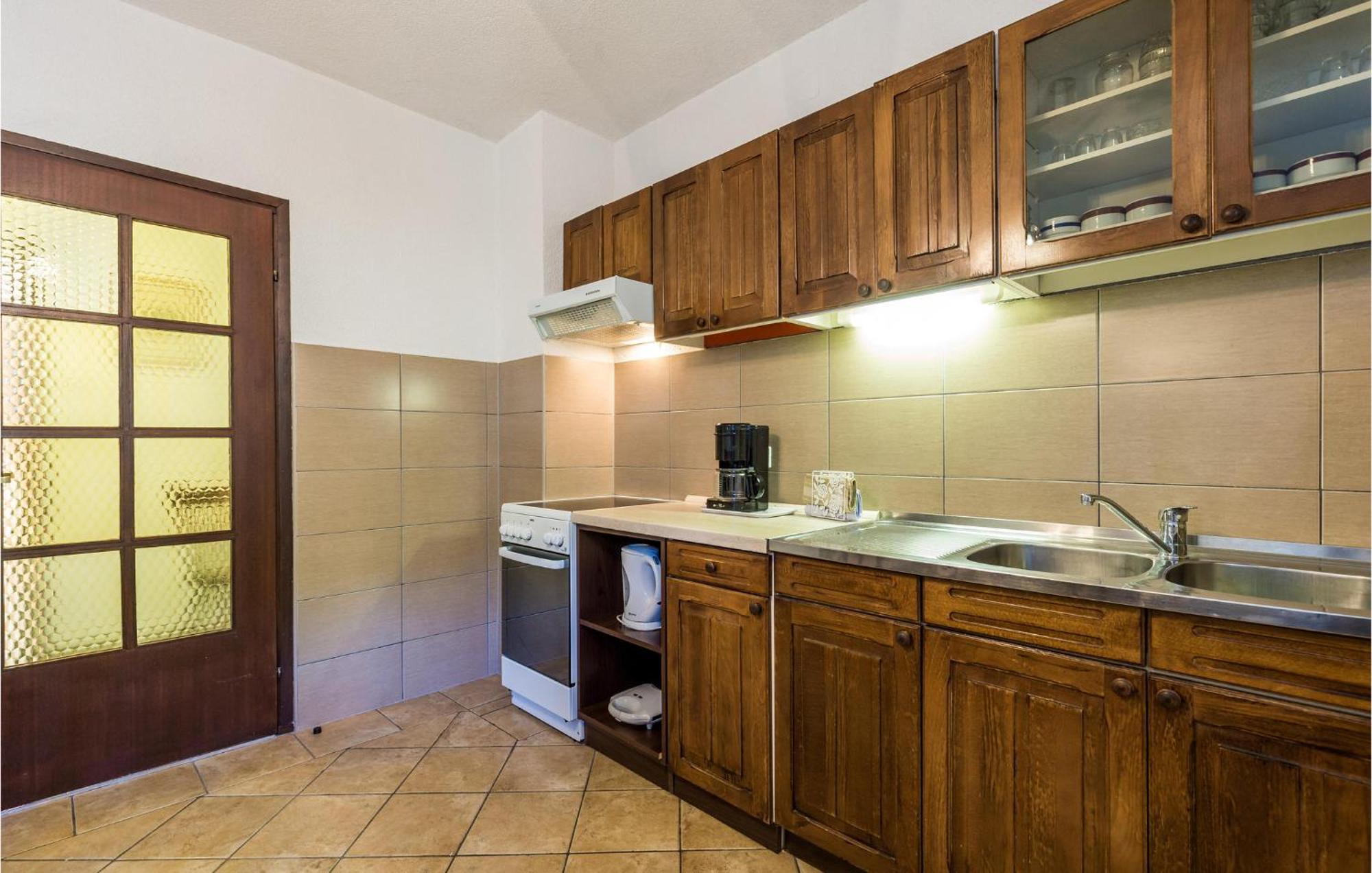 4 Bedroom Awesome Apartment In סווטי יוראי מראה חיצוני תמונה